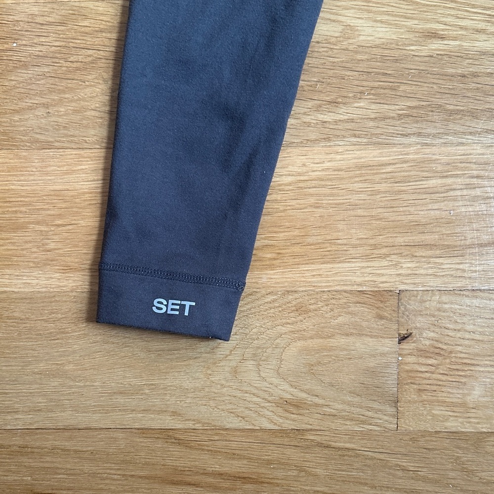 SET Active FormCloud XS Gray Leggings - LIMITED EDITION - Picture 4 of 5